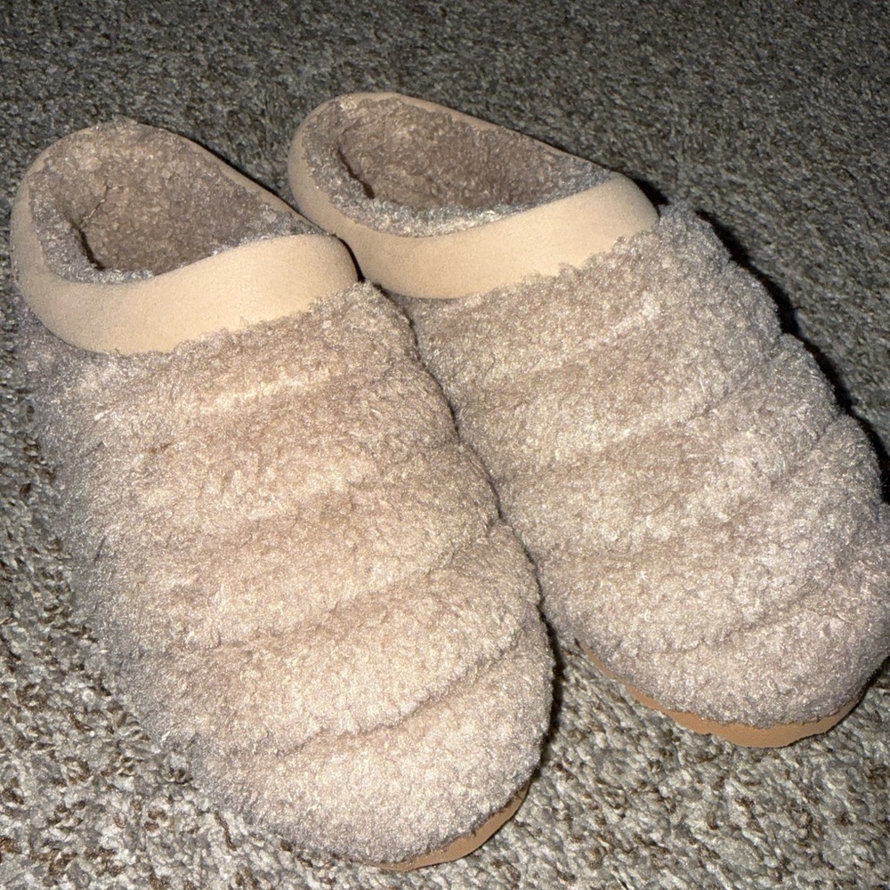 Timberland Women's Plush Tan Slippers